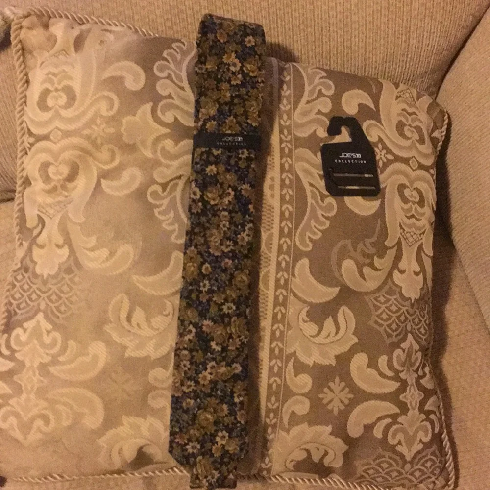 🫒 NWT Joe’s Collection Floral Green/Blue Tie